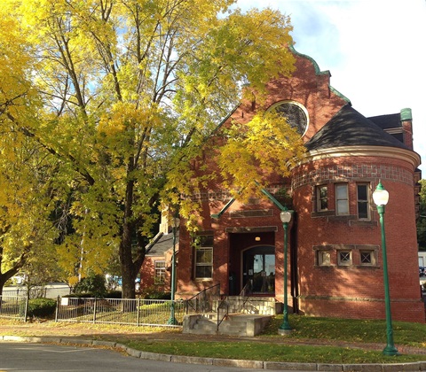Gardiner Public Library Facade